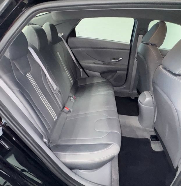 Used 2022 Hyundai Elantra SEL FWD image 14