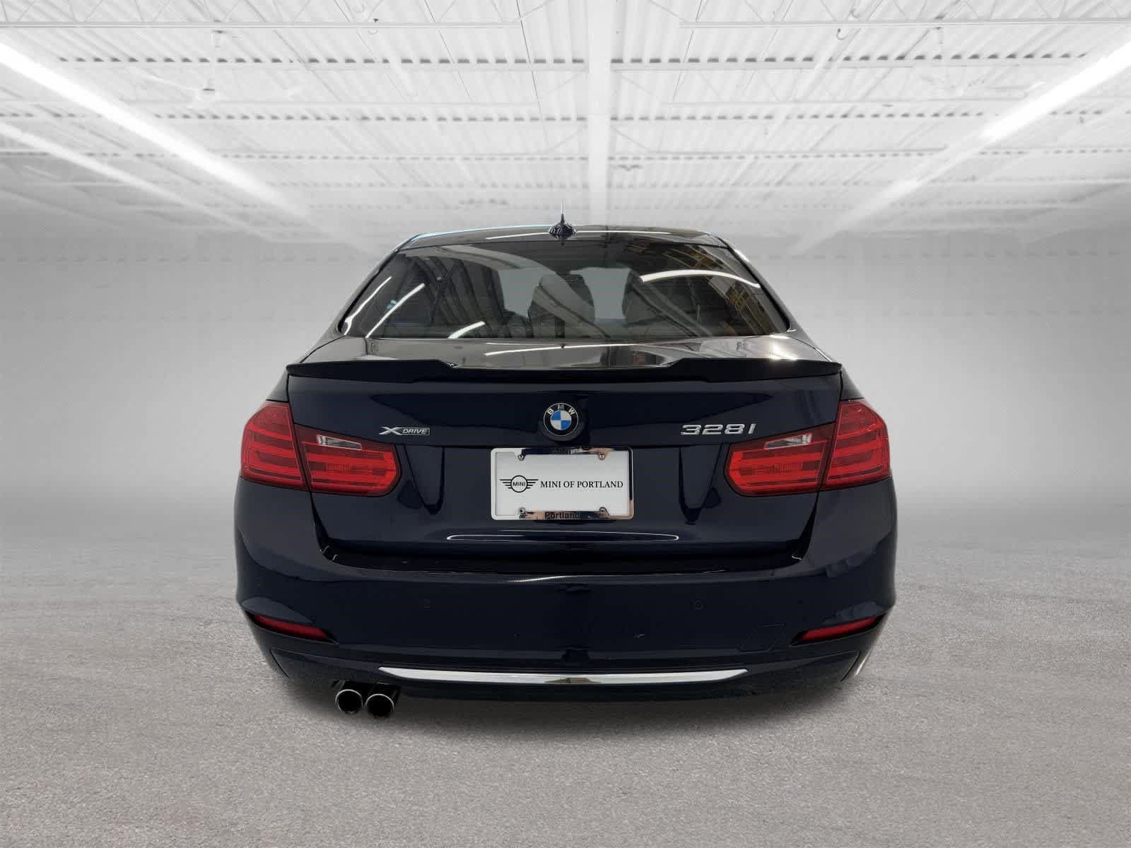 Used 2015 BMW 328i xDrive Sedan AWD/4WD image 4