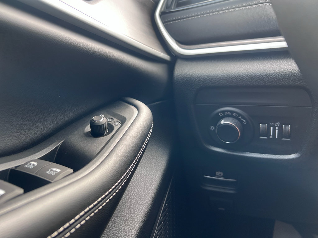 New 2026 Jeep Grand Cherokee Altitude AWD/4WD image 18