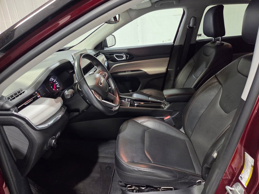 Used 2022 Jeep Compass Limited image 11