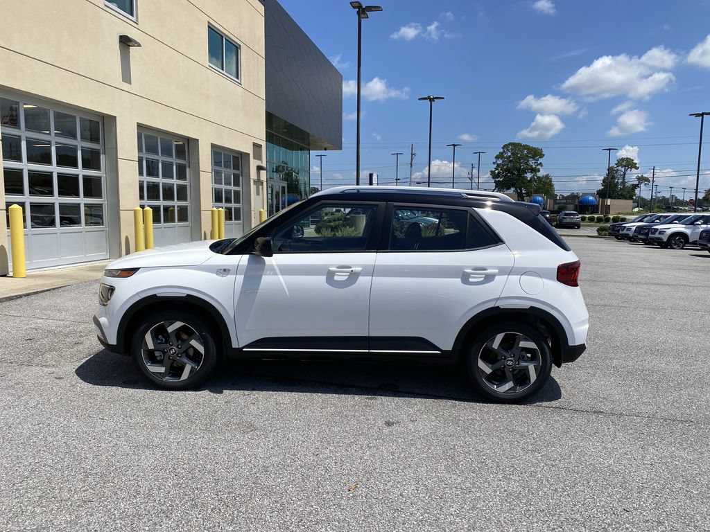 New 2026 Hyundai Venue SEL FWD image 5