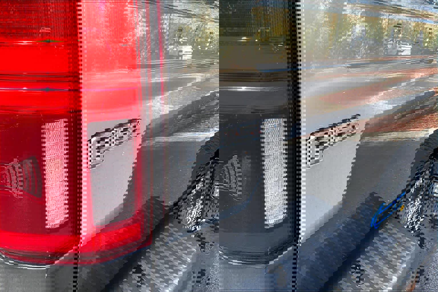 Used 2019 Ford F150 Platinum w/ Equipment Group 701A Luxury image 9