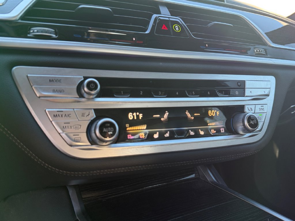Used 2022 BMW 740i xDrive w/ M Sport Package AWD/4WD image 17