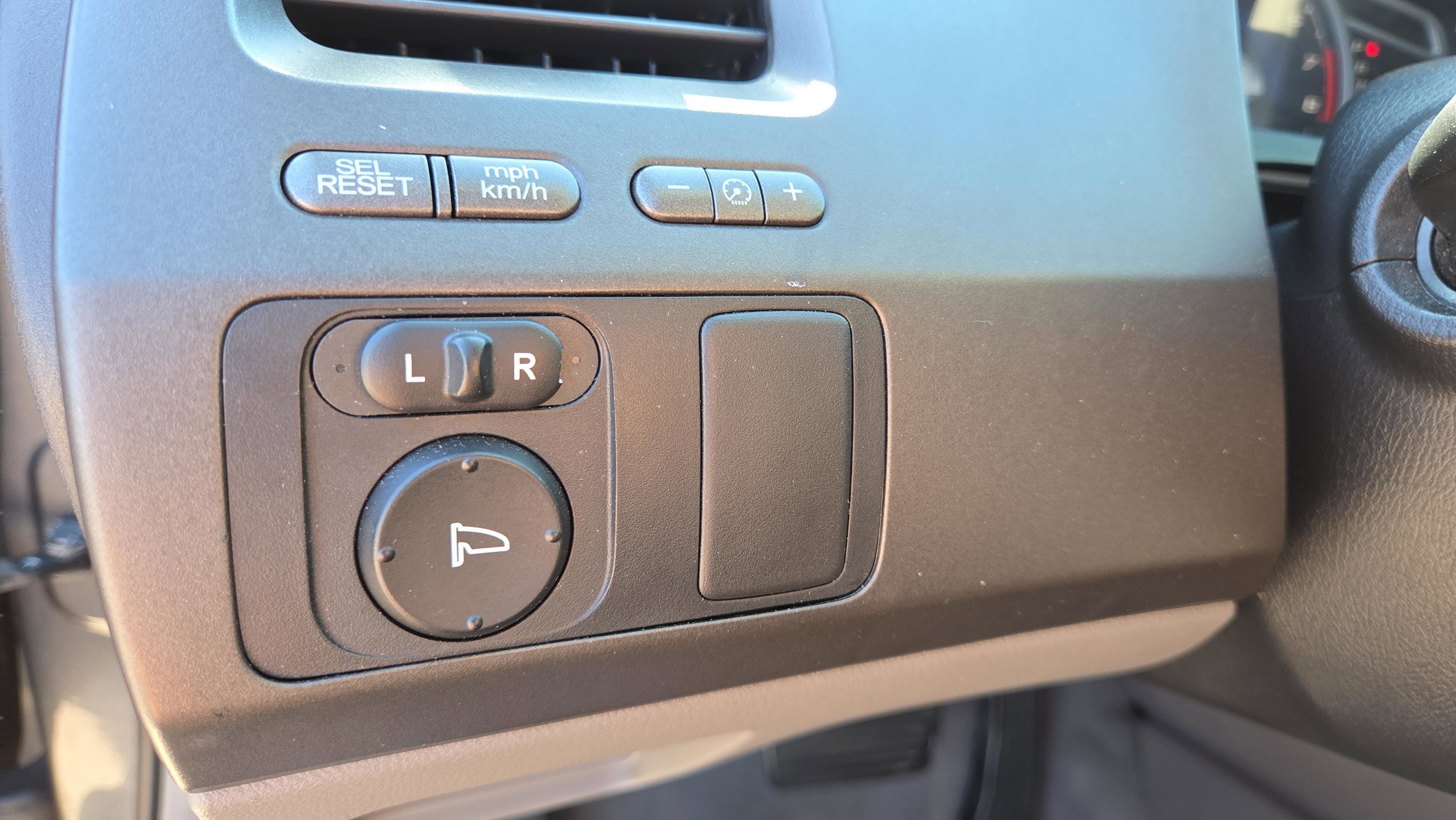 Used 2011 Honda Civic LX image 32