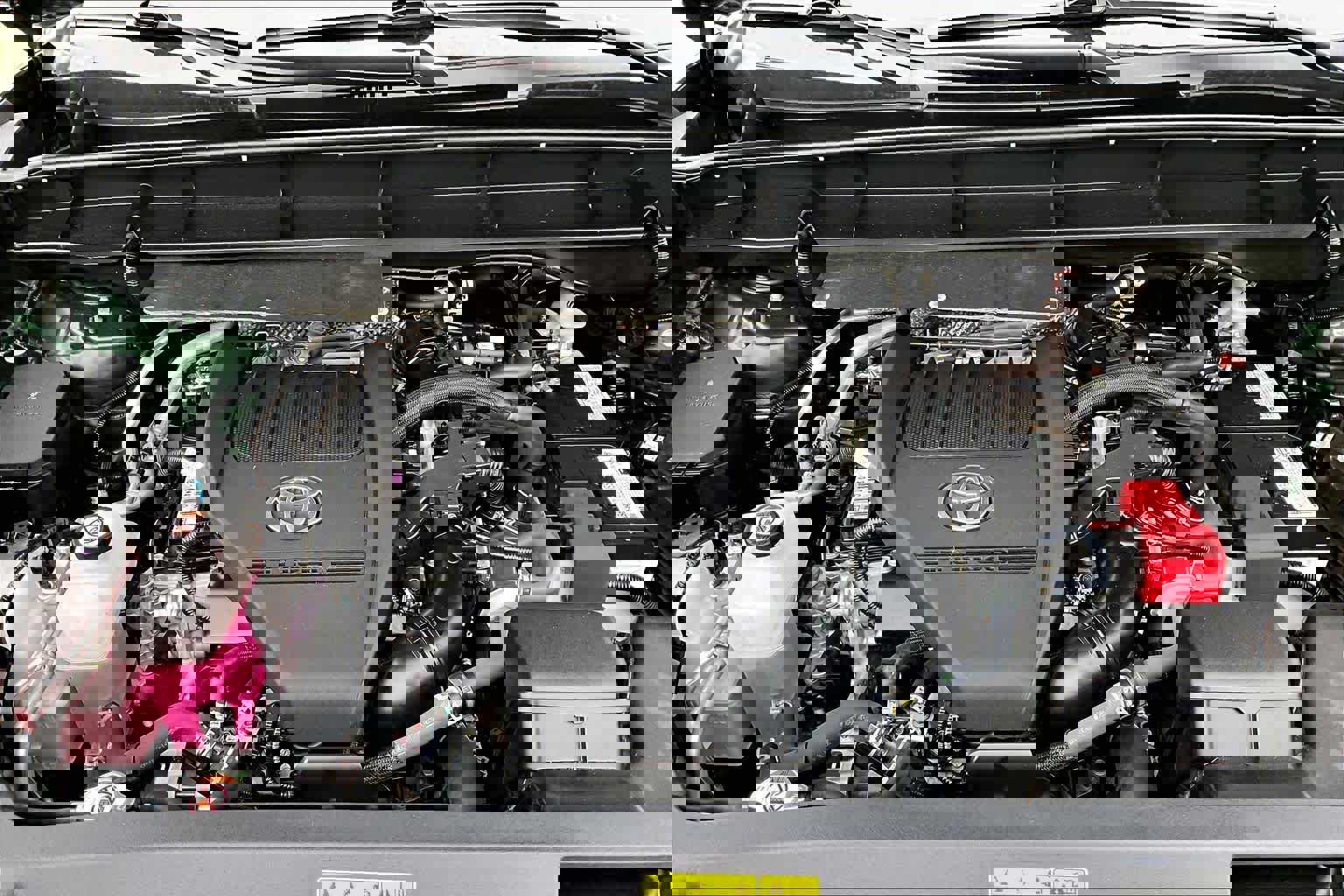 Used 2024 Toyota Highlander Limited image 31