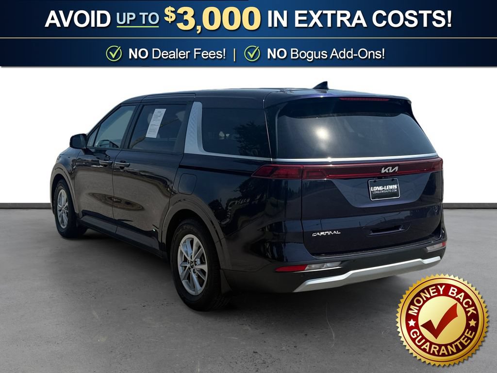 Used 2023 Kia Carnival LX FWD image 4