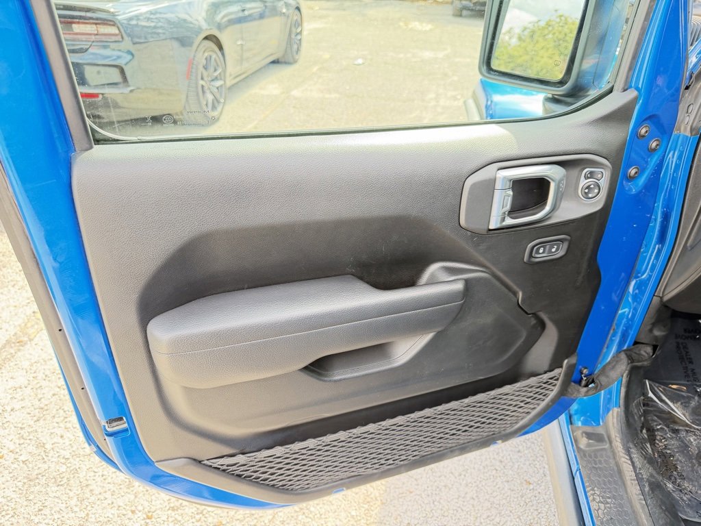 Used 2023 Jeep Gladiator Rubicon w/ Trailer Tow Package image 13