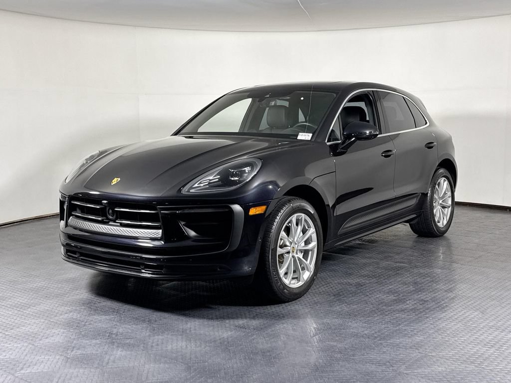 Certified 2024 Porsche Macan AWD/4WD image 1