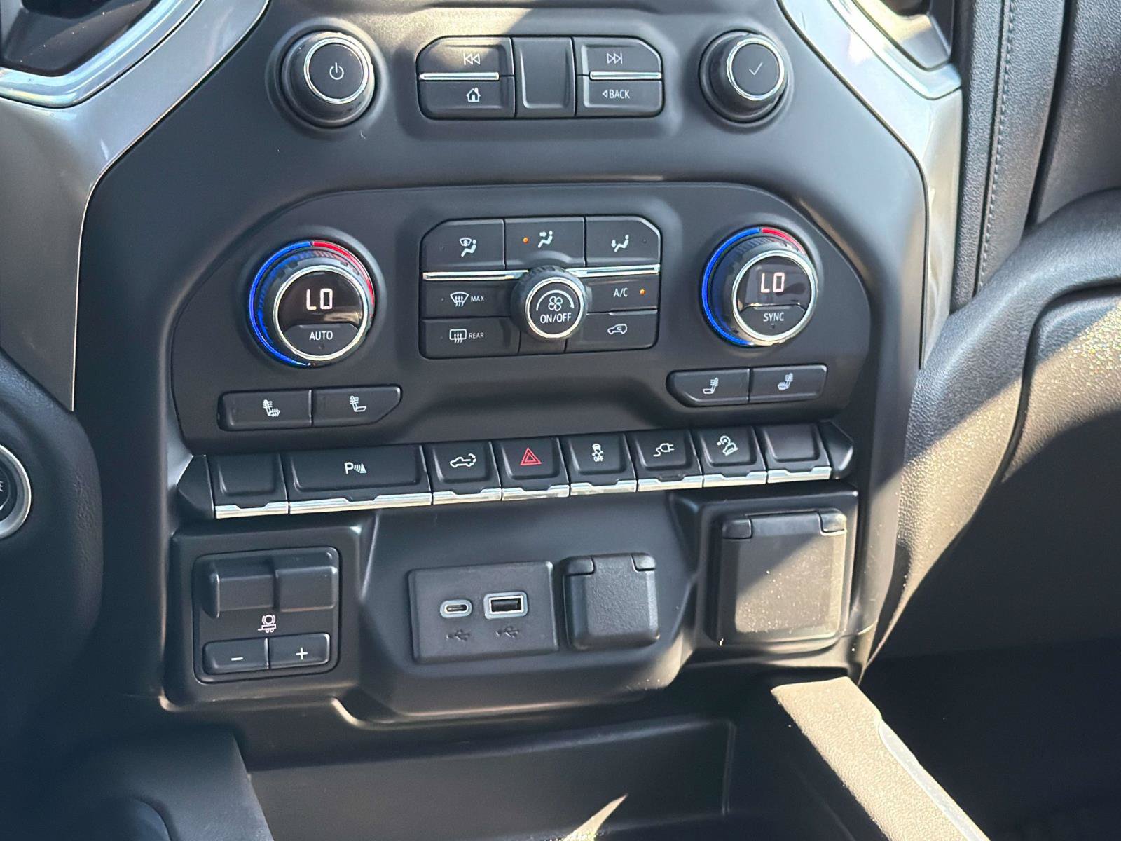 Used 2021 Chevrolet Silverado 1500 LT Trail Boss w/ LT Trail Boss Premium Package AWD/4WD image 22