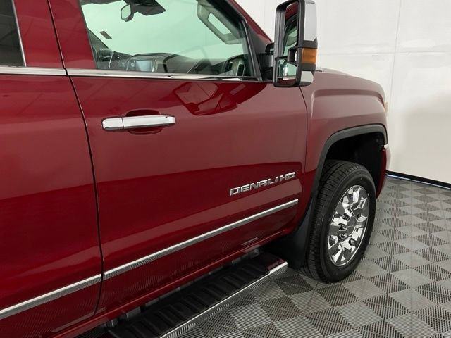 Used 2019 GMC Sierra 2500 Denali w/ Duramax Plus Package AWD/4WD image 9