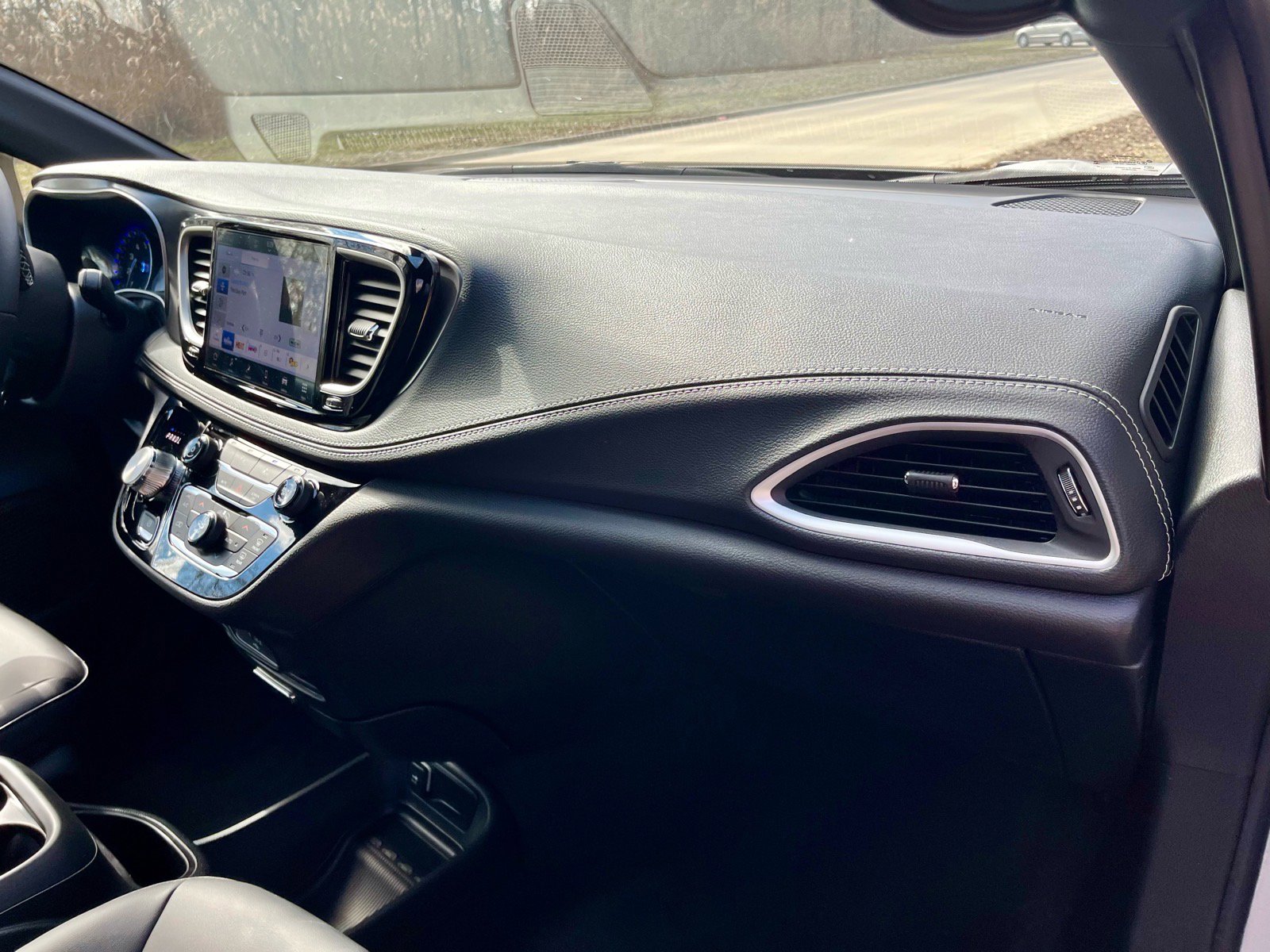 New 2026 Chrysler Pacifica Select image 17