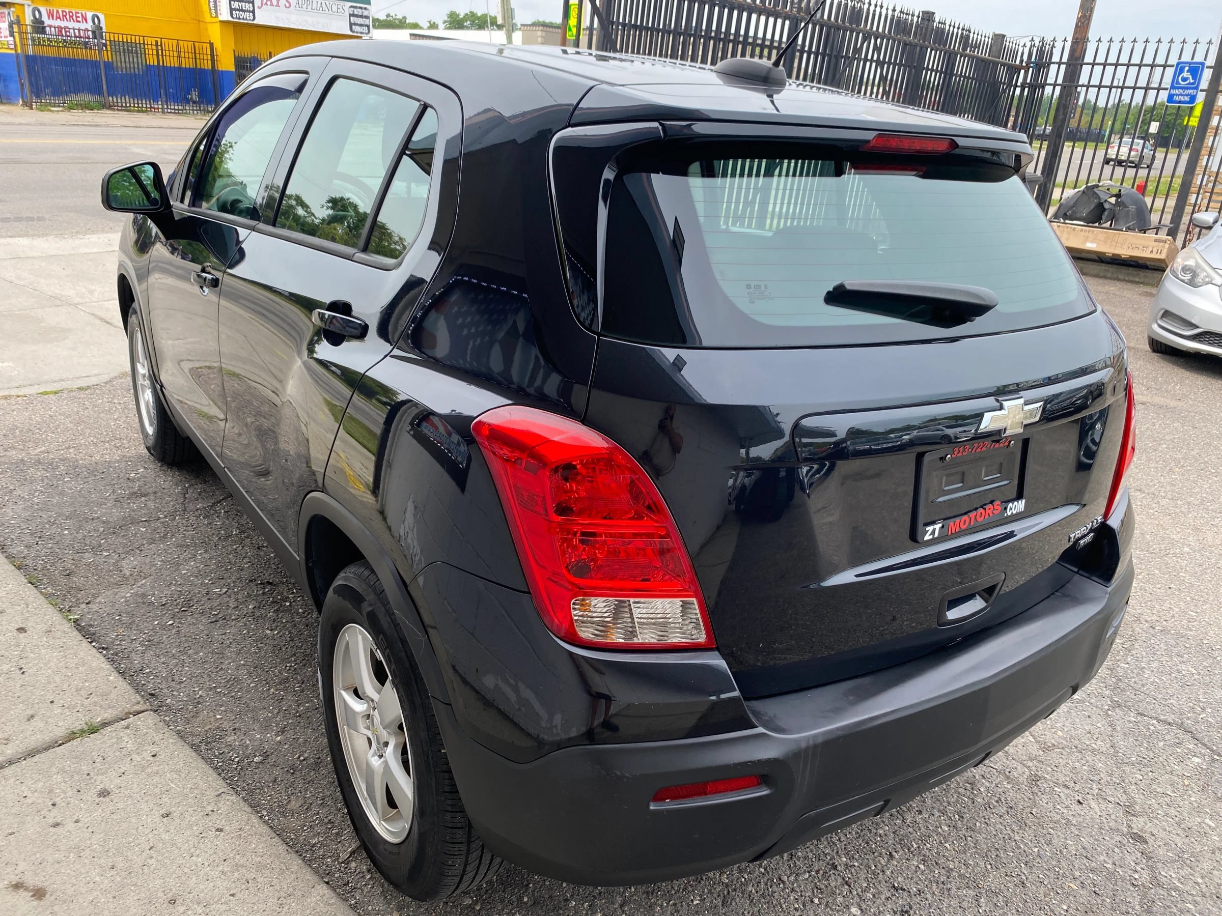 Used 2016 Chevrolet Trax LS AWD/4WD image 2