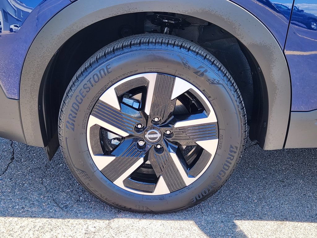 Certified 2025 Nissan Kicks SV AWD/4WD image 8