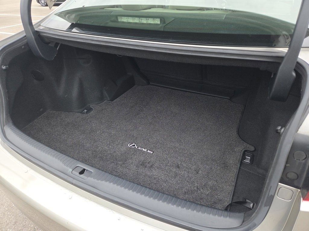 Used 2016 Lexus IS 300 AWD w/ Premium Package image 28