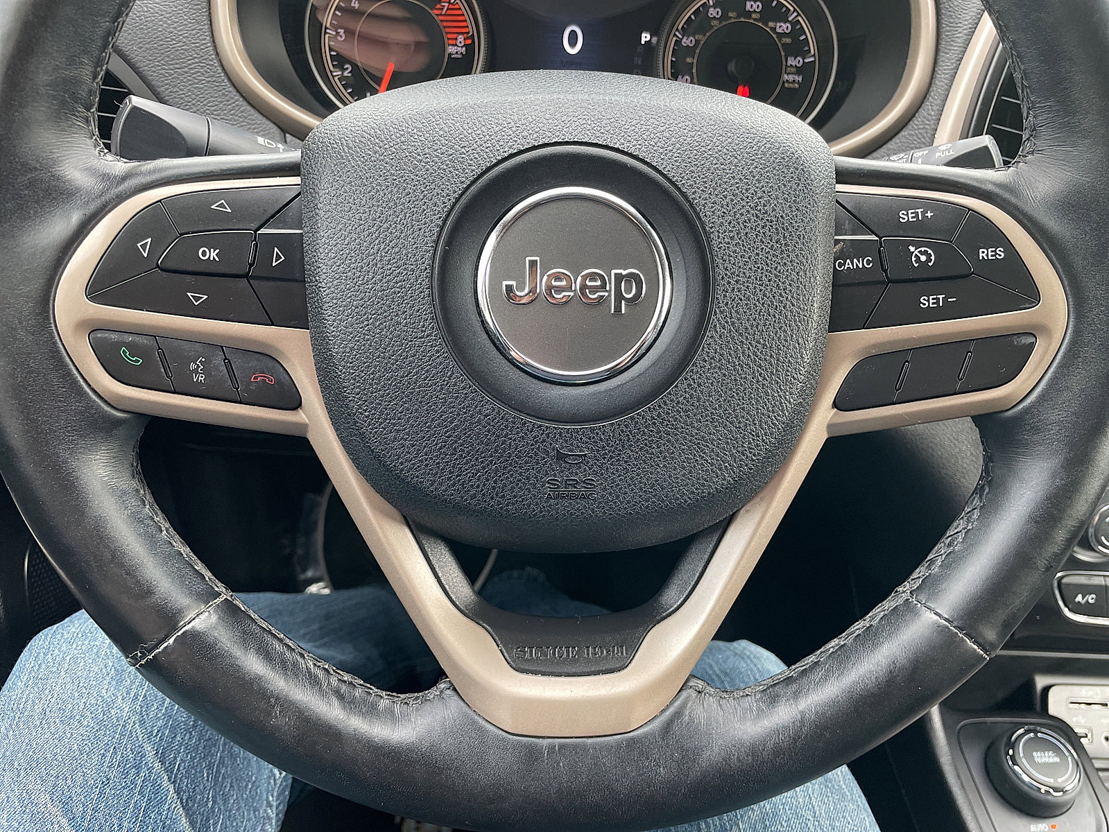 Used 2017 Jeep Cherokee Limited image 44