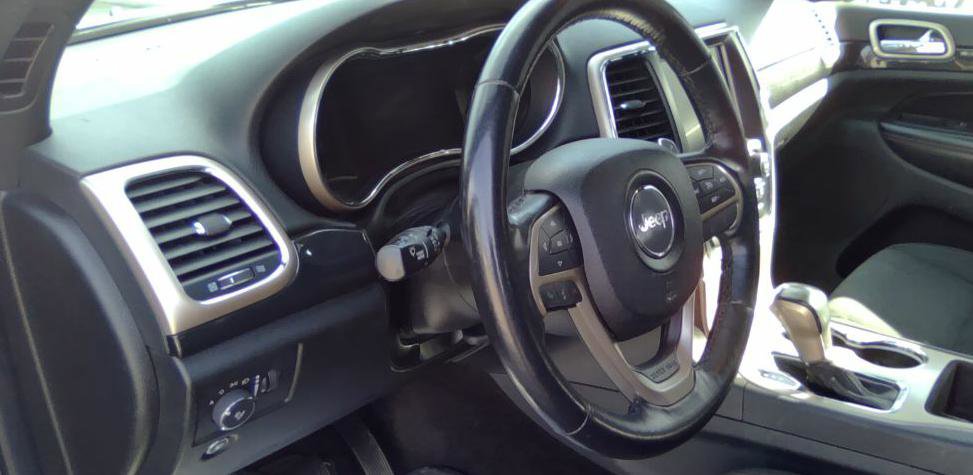 Used 2016 Jeep Grand Cherokee Laredo 75th Anniversary image 12