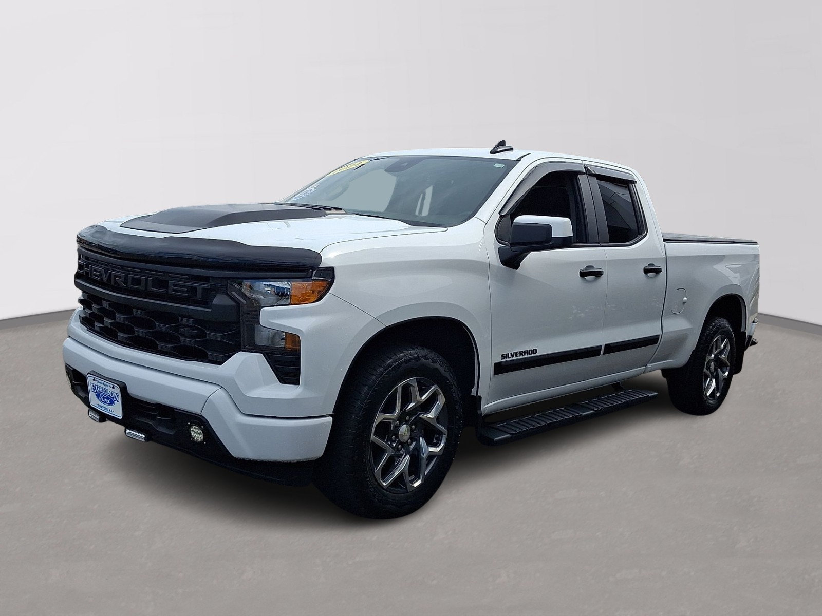 Used 2024 Chevrolet Silverado 1500 Custom RWD image 3