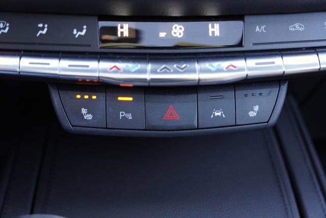 Used 2023 Cadillac XT4 Sport w/ LPO, Onyx Lite Package image 29