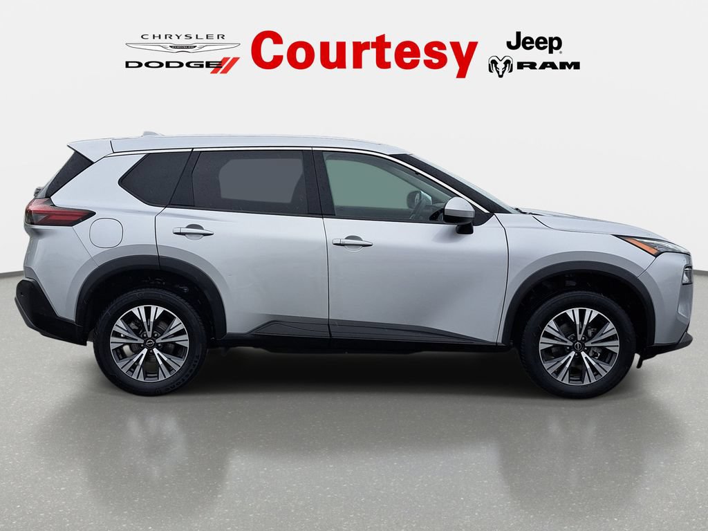 Used 2023 Nissan Rogue SV AWD/4WD image 3