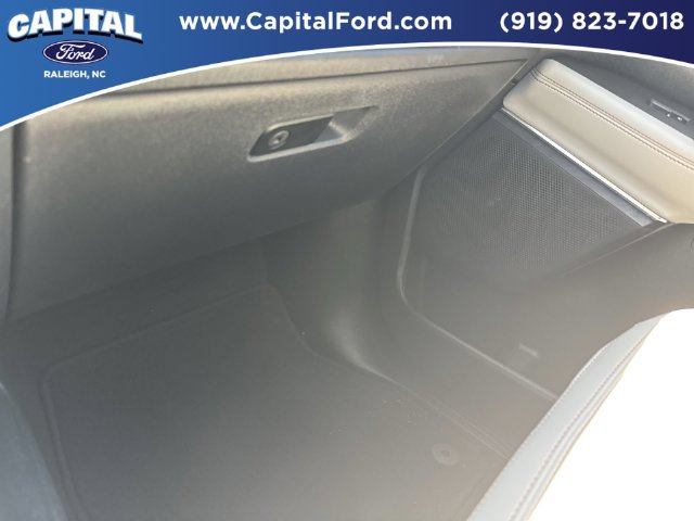 Certified 2025 Ford Expedition Active AWD/4WD image 28