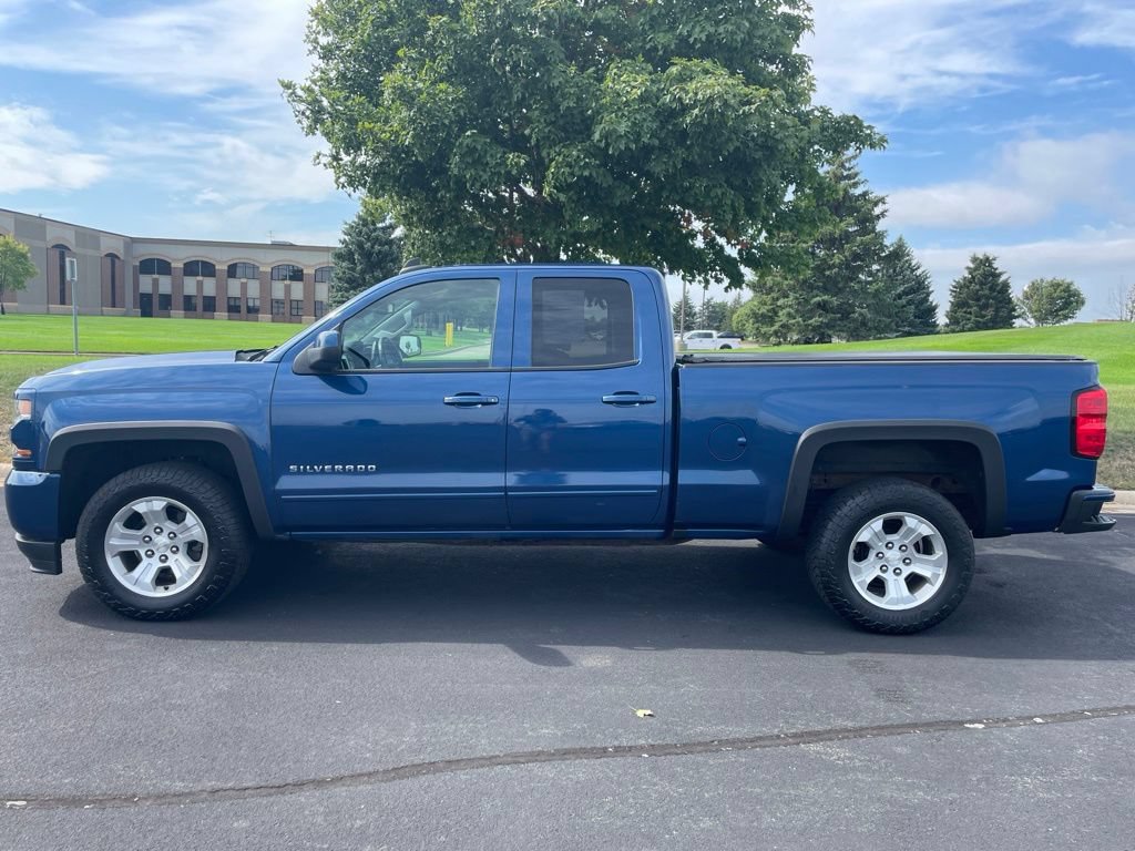 Used 2017 Chevrolet Silverado 1500 LT w/ All Star Edition AWD/4WD image 2