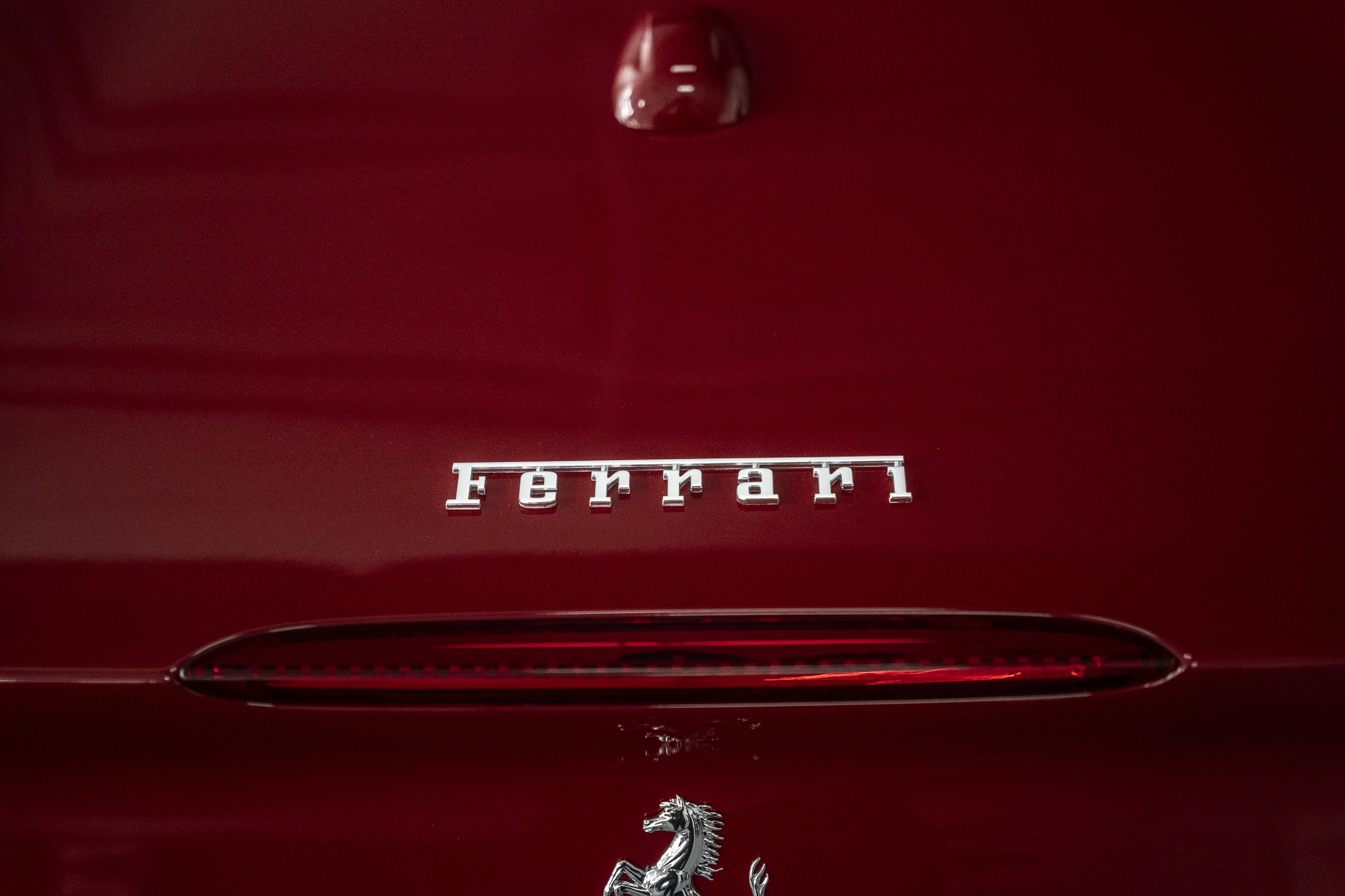 Used 2019 Ferrari Portofino RWD image 16