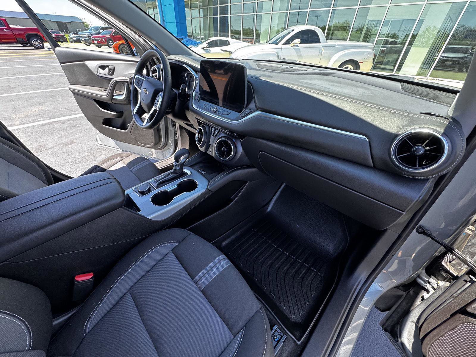 Used 2024 Chevrolet Blazer LT w/ Convenience Package image 17