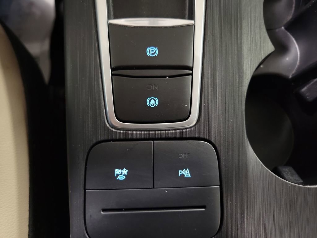 Used 2022 Ford Escape Titanium image 15