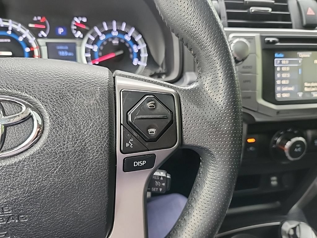 Used 2018 Toyota 4Runner SR5 AWD/4WD image 9