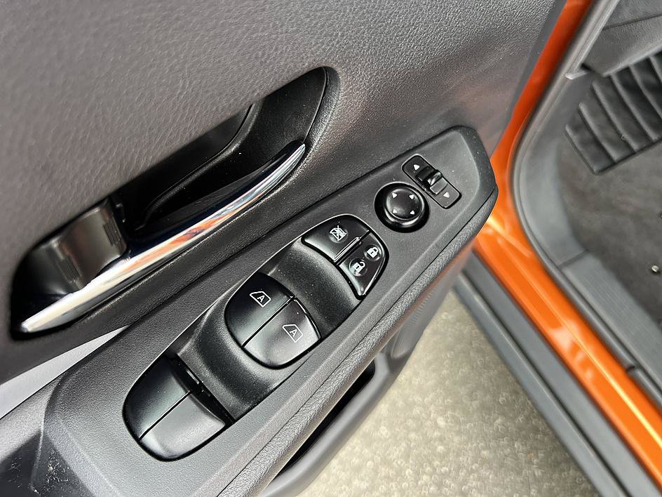 Certified 2023 Nissan Kicks SR w/ SR Premium Package FWD image 20