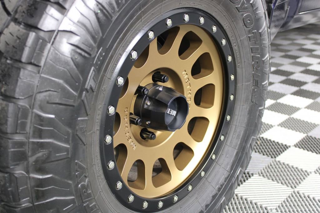 Used 2022 Toyota Tundra SR5 w/ SR5 Convenience Package image 12