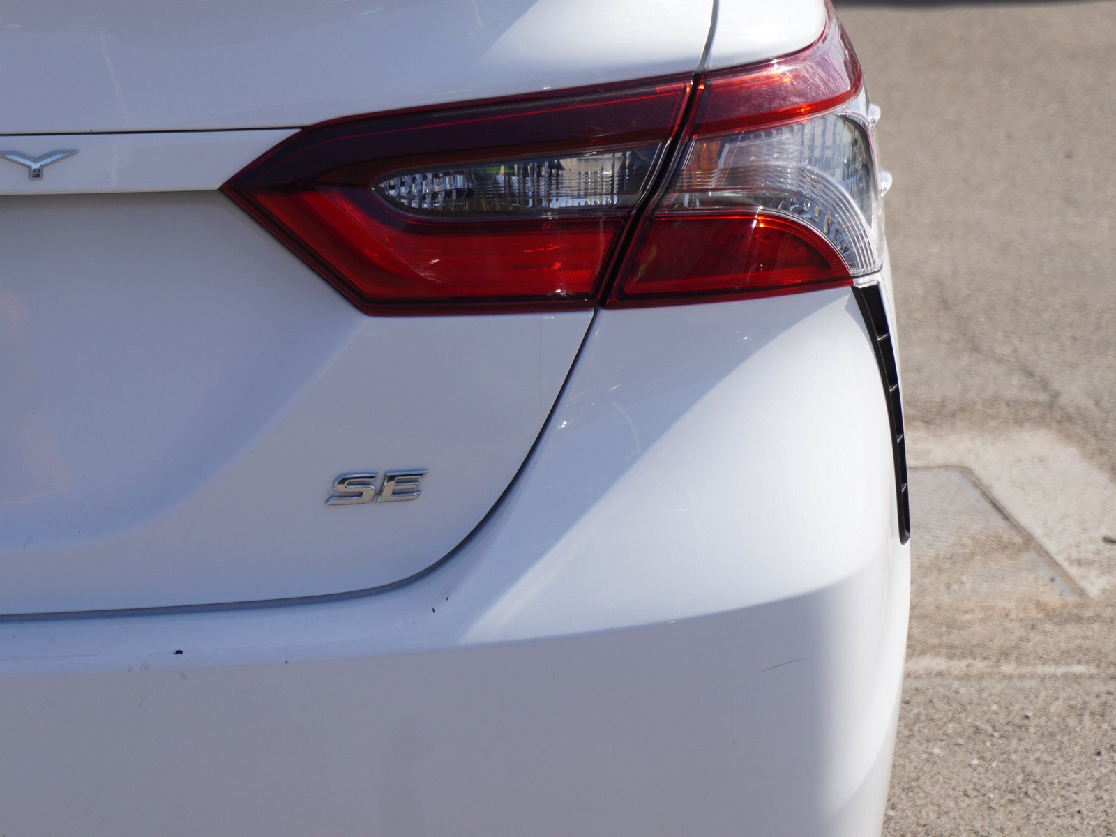 Used 2023 Toyota Camry SE FWD image 10