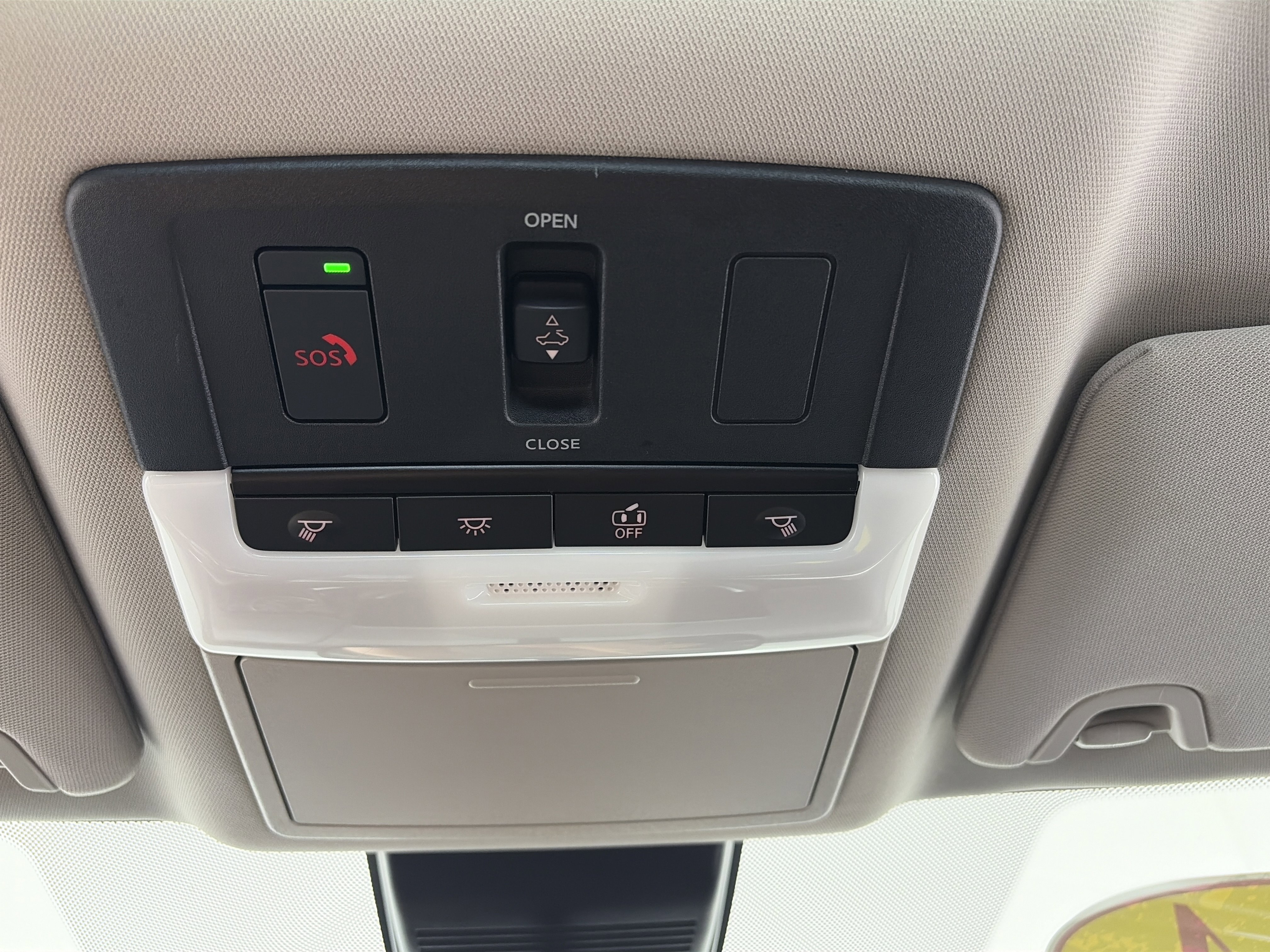 Used 2024 Nissan Altima 2.5 SR w/ SR Premium Package FWD image 31