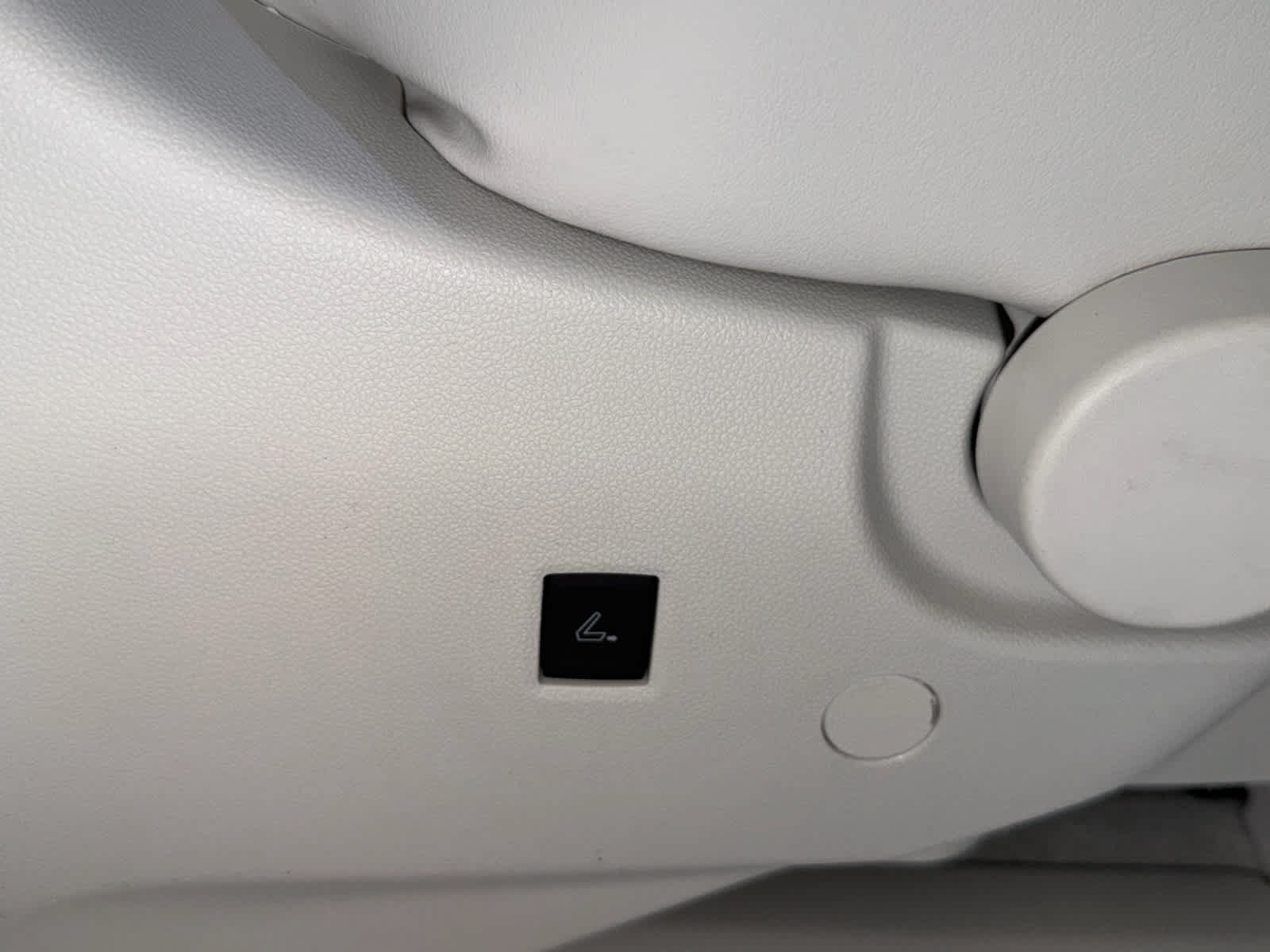 New 2026 Buick Enclave Avenir w/ Super Cruise Package FWD image 38