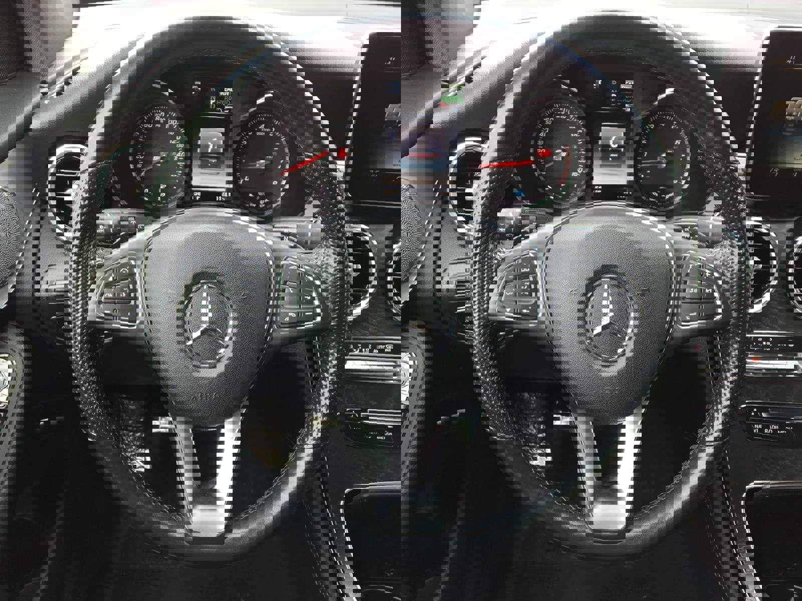 Used 2019 Mercedes-Benz GLC 350e 4MATIC image 14