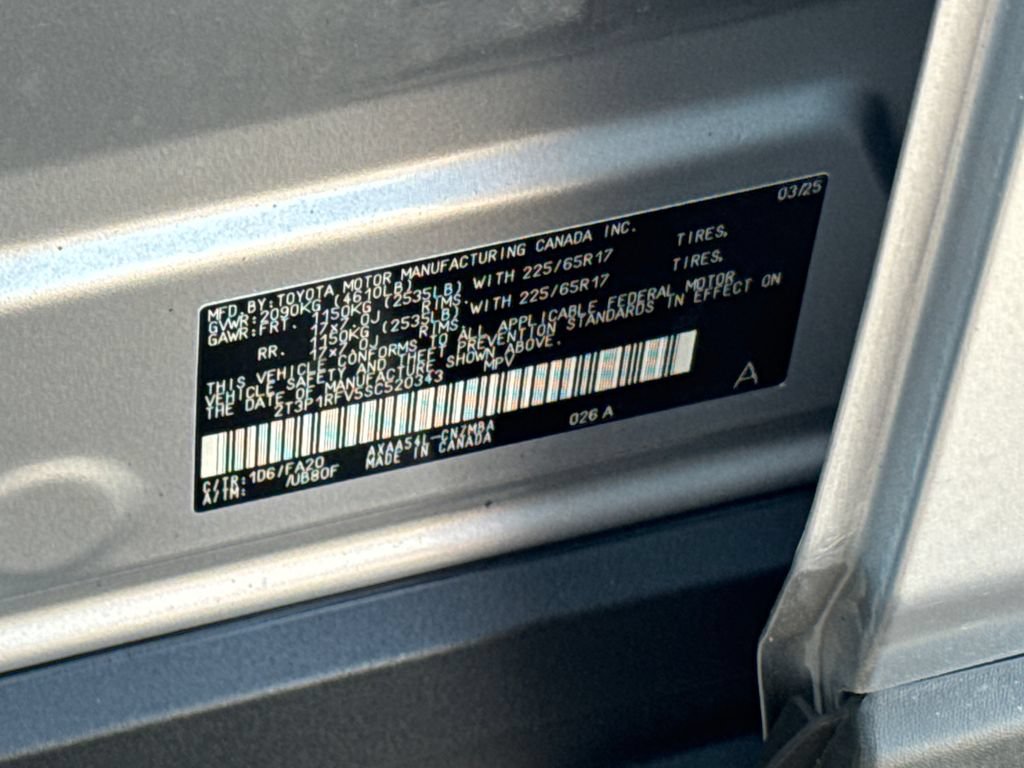 Used 2025 Toyota RAV4 XLE AWD/4WD image 47