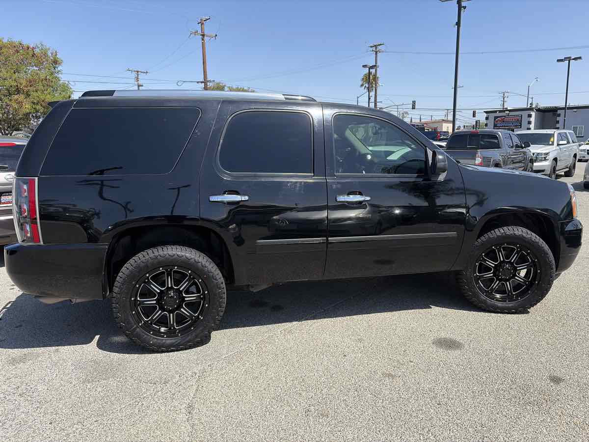 Used 2014 GMC Yukon Denali AWD/4WD image 4