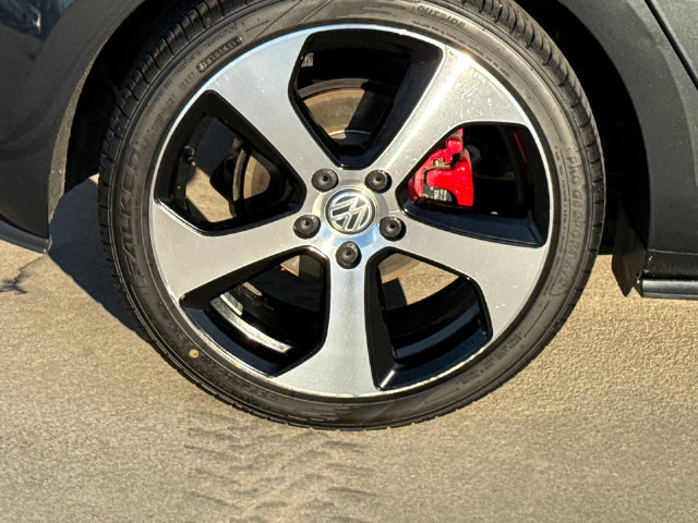 Used 2016 Volkswagen GTI SE w/ Lighting Package (SEL) FWD image 10