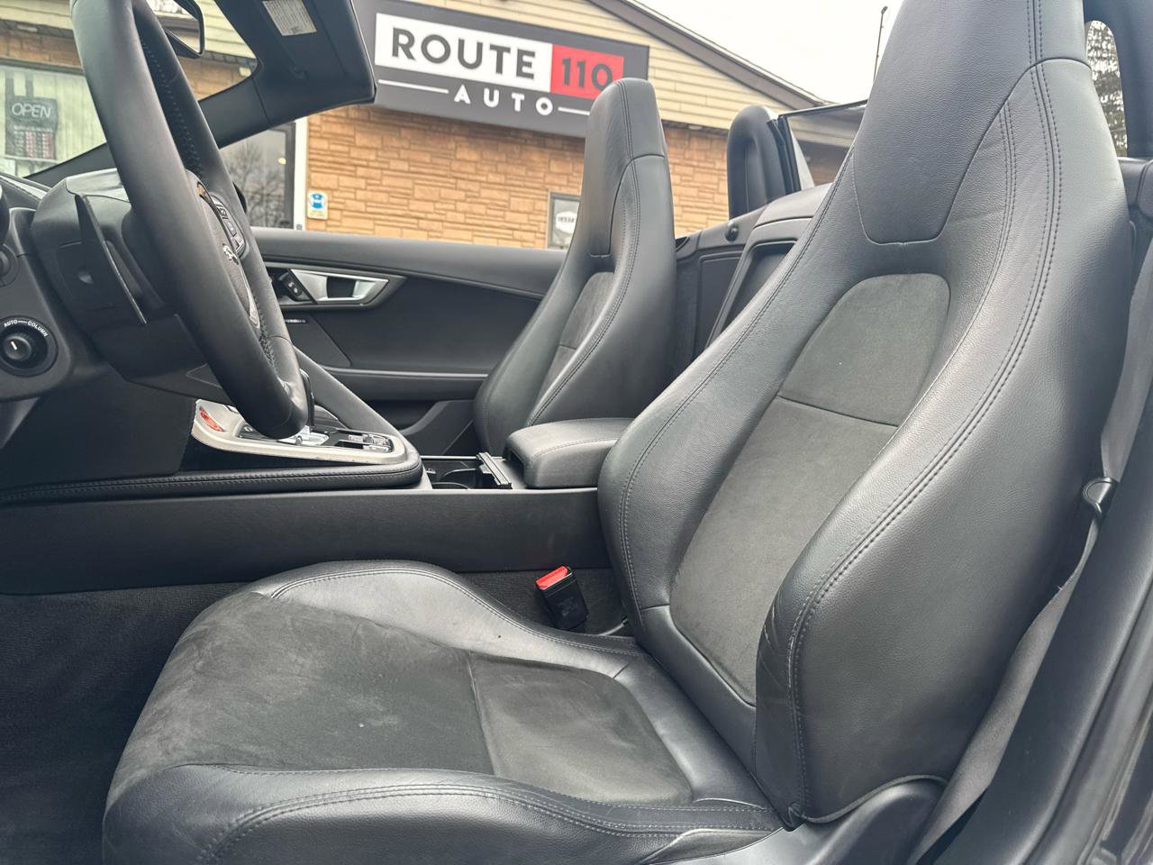 Used 2015 Jaguar F-TYPE Convertible image 21