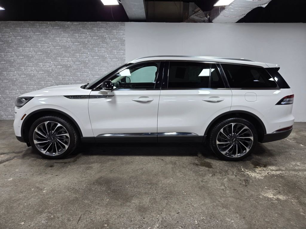 Used 2022 Lincoln Aviator Reserve w/ Equipment Group 201A image 2