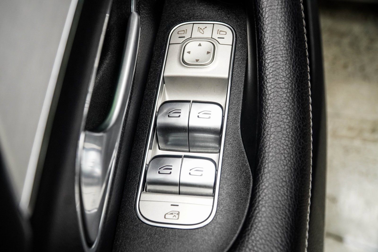 Used 2025 Mercedes-Benz GLS 450 4MATIC image 39