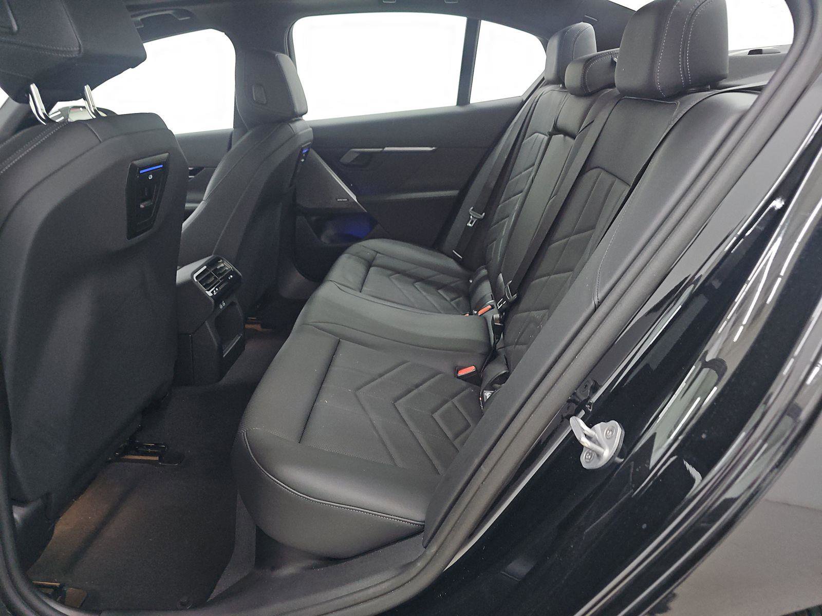 Used 2025 BMW 540i xDrive image 9