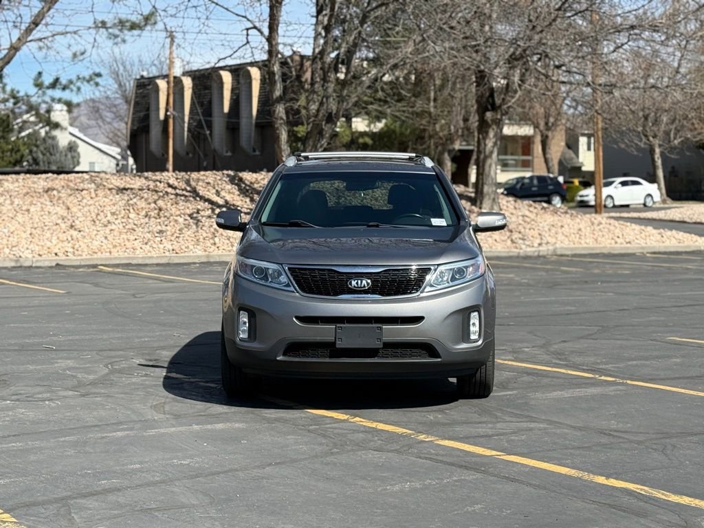 Used 2015 Kia Sorento LX image 2