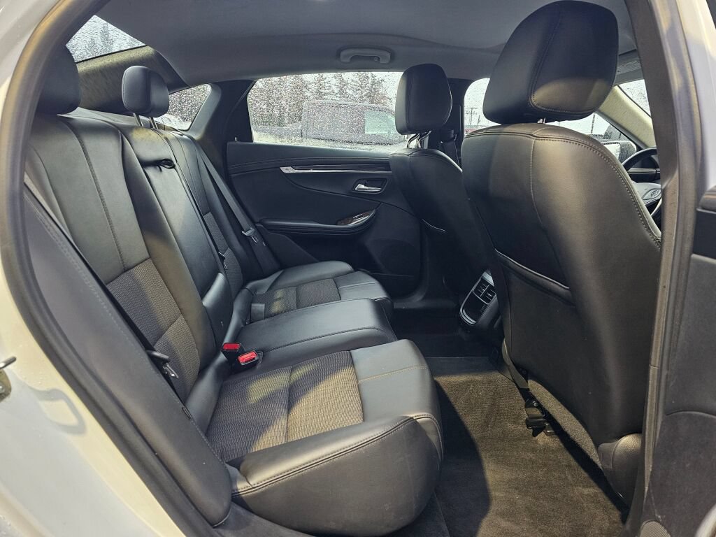Used 2015 Chevrolet Impala LT FWD image 13
