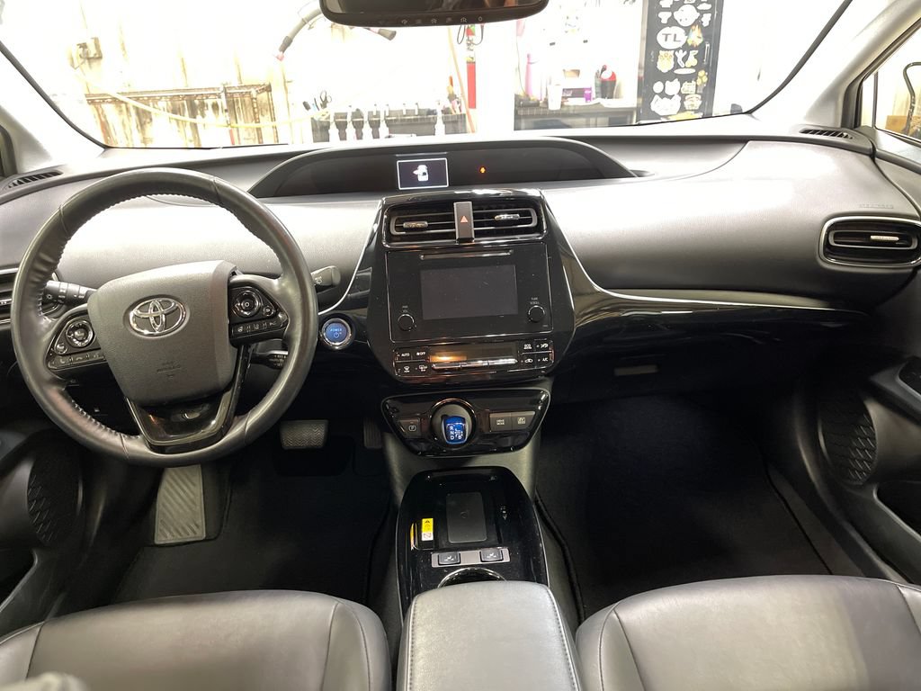 Certified 2019 Toyota Prius XLE w/ Advanced Technology Package AWD/4WD image 17