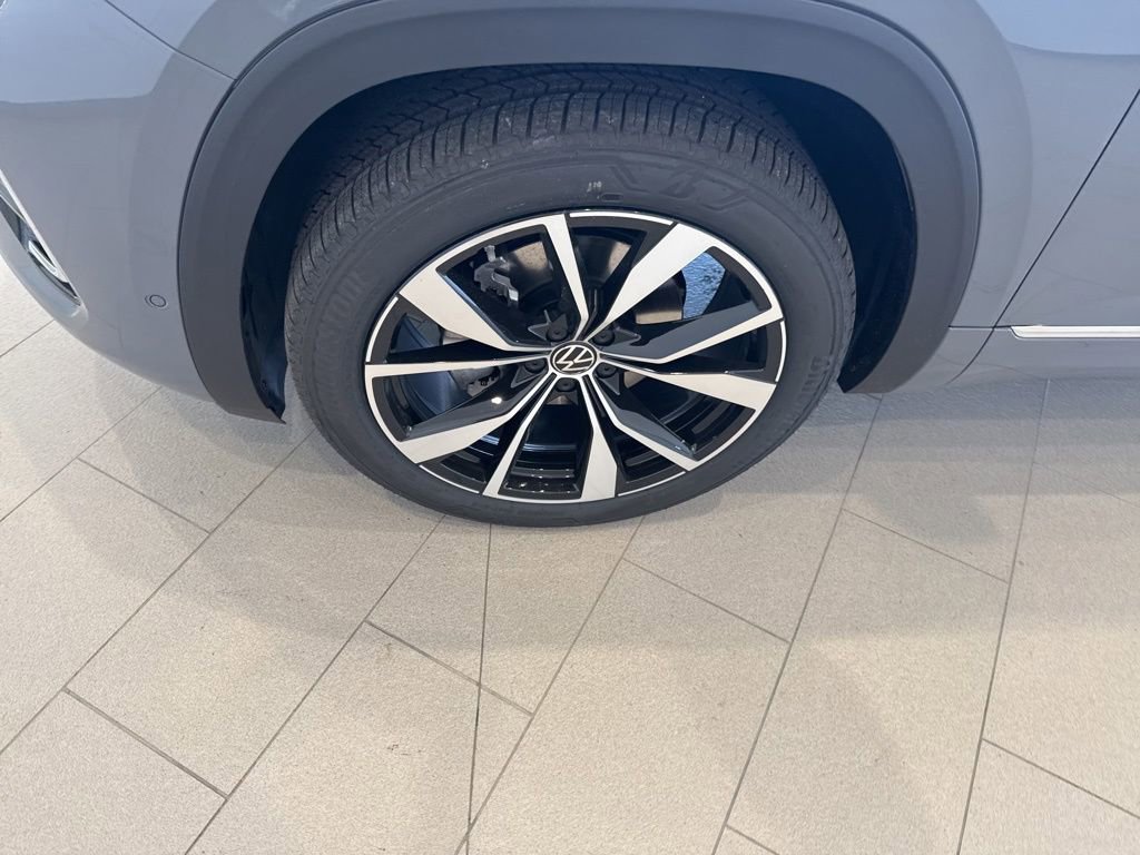 New 2026 Volkswagen Atlas Cross Sport SEL Premium R-Line image 9
