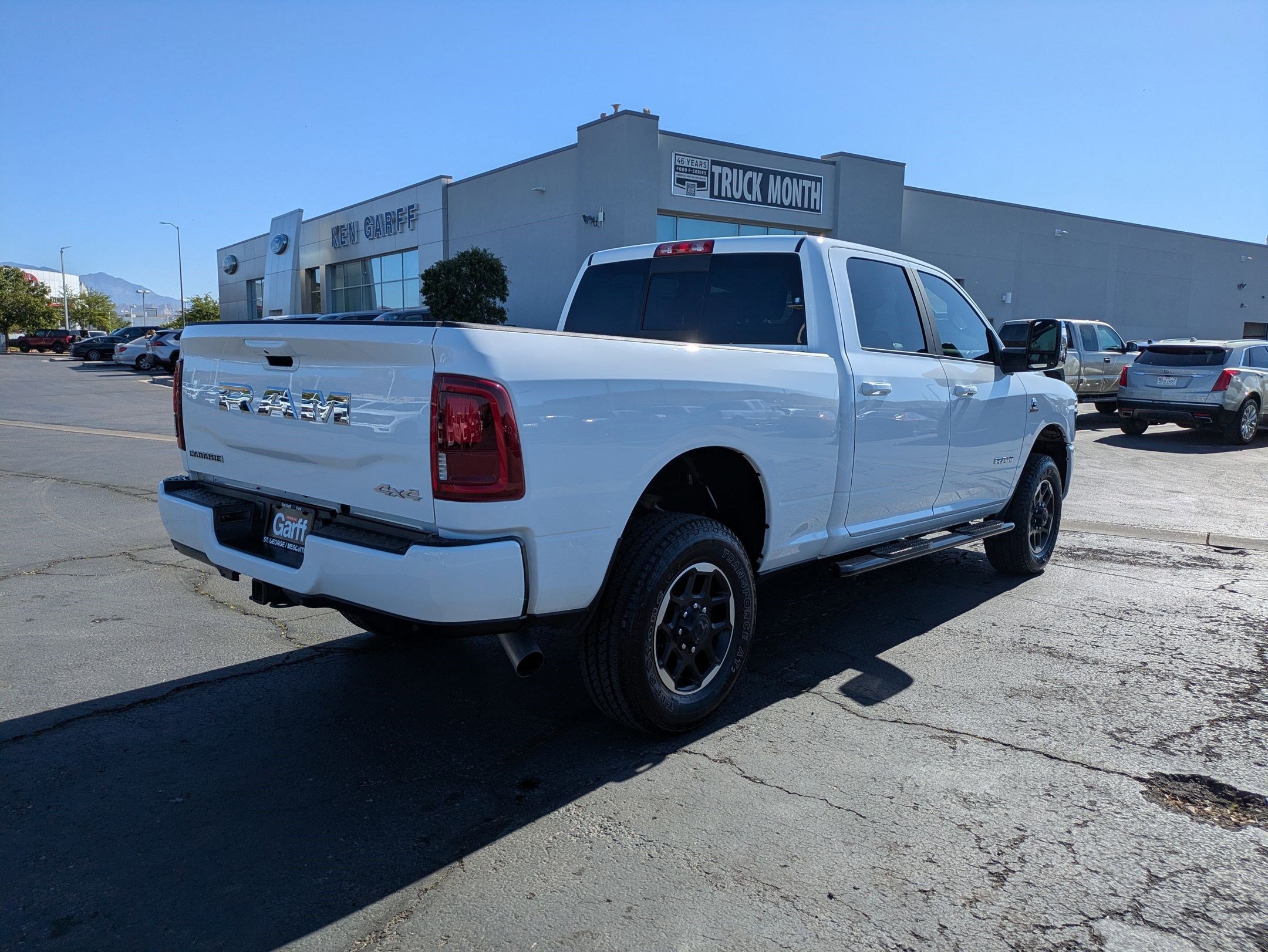 Used 2025 RAM 2500 Laramie AWD/4WD image 3