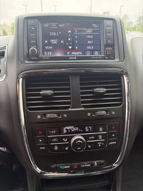 Used 2017 Dodge Grand Caravan GT FWD image 17