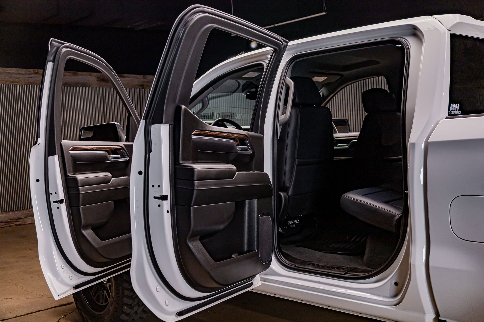 Used 2024 GMC Sierra 1500 Elevation image 31