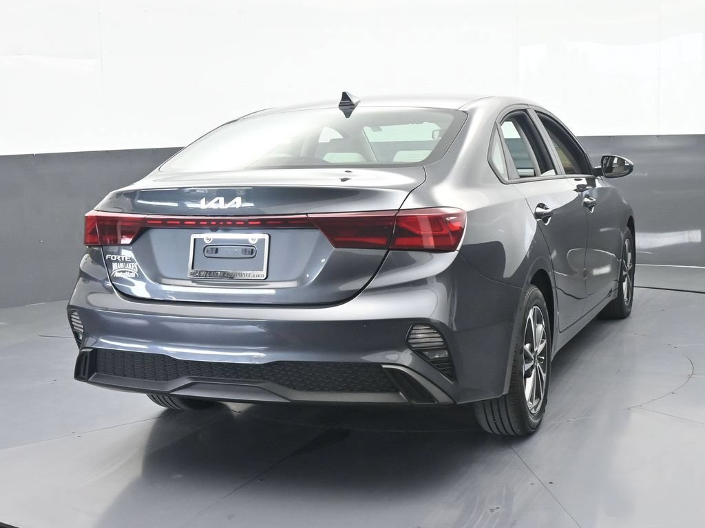 Used 2023 Kia Forte LXS FWD image 5